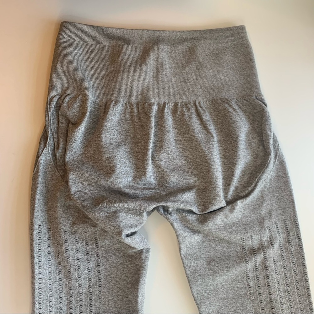 Women's Gray High-Waisted Leggings - Picture 5 of 7